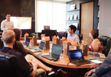 Mastering Employee Onboarding: Best Practices for 2025